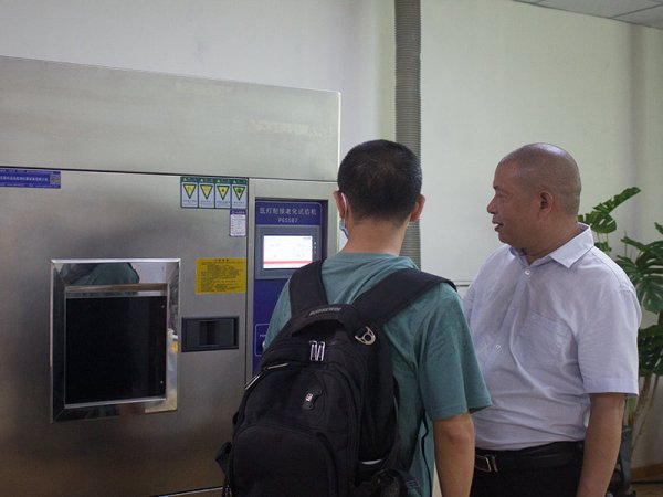 恒大旅游集团第二招投标中心副总经理一行来科佰工厂实地考察察