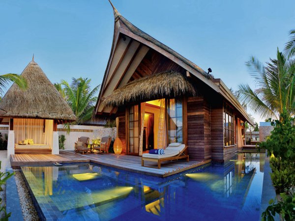 泰国海滨酒店度假村仿真茅草案例