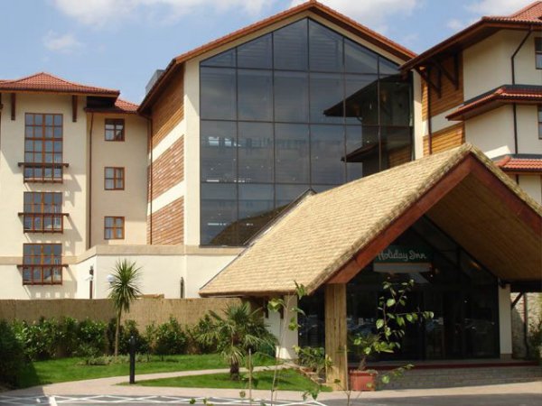 菲律宾度假酒店仿真茅草屋顶案例